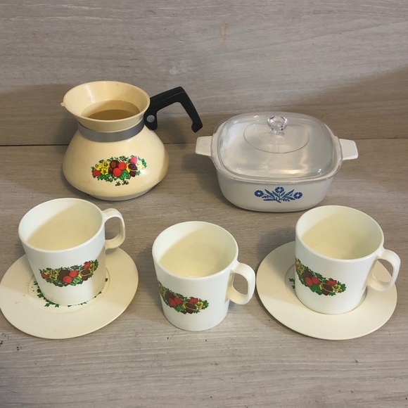 Vintage Chilton & Corning Ware Children's Toy Dishes All Plastic - Picture 1 of 7